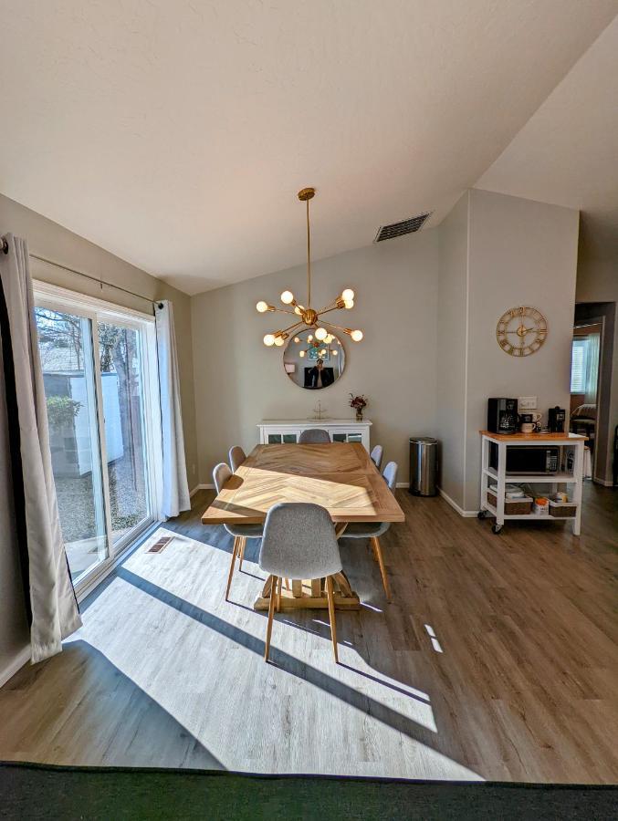 יוג'ין Contemporary 2-Bedroom Close To Downtown, Dining מראה חיצוני תמונה