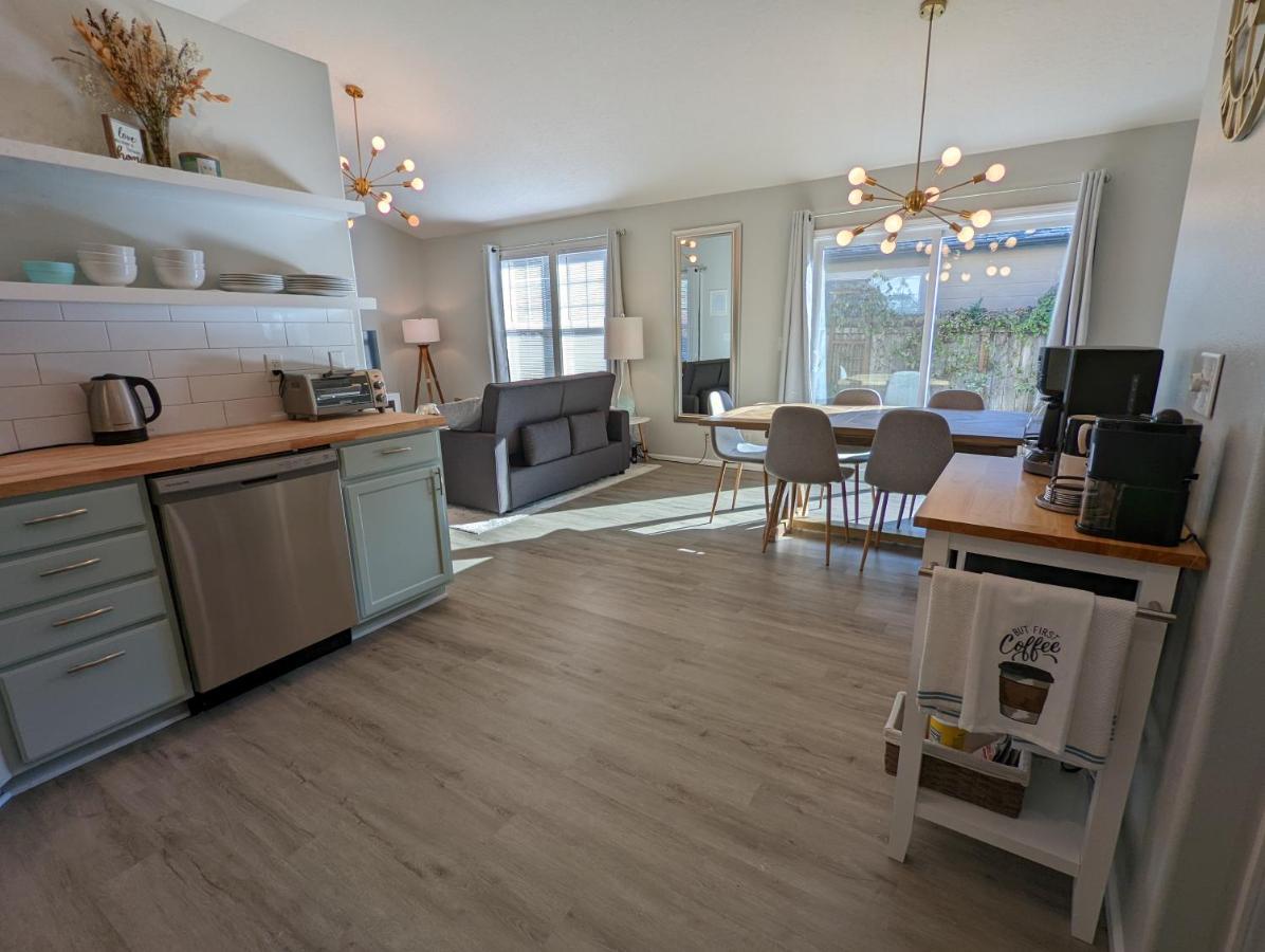 יוג'ין Contemporary 2-Bedroom Close To Downtown, Dining מראה חיצוני תמונה